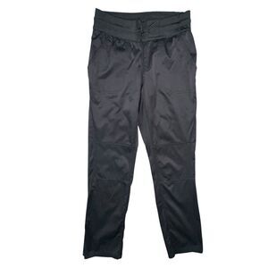 TNF Aphrodite Motion Pants • Short